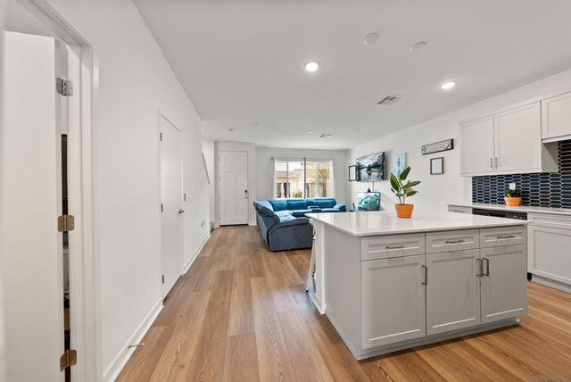 323 Satsuma Trail, Fallbrook, CA 92028