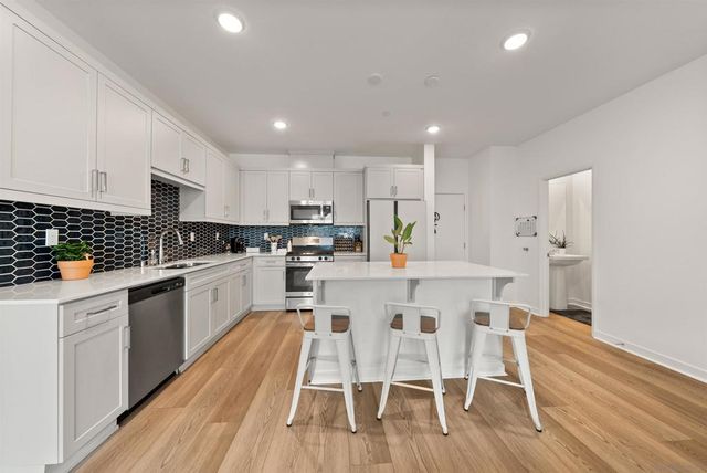 323 Satsuma Trail, Fallbrook, CA 92028