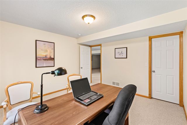4608 154th Street, Urbandale, IA 50323