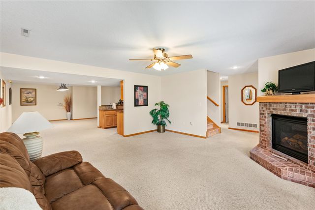 4608 154th Street, Urbandale, IA 50323