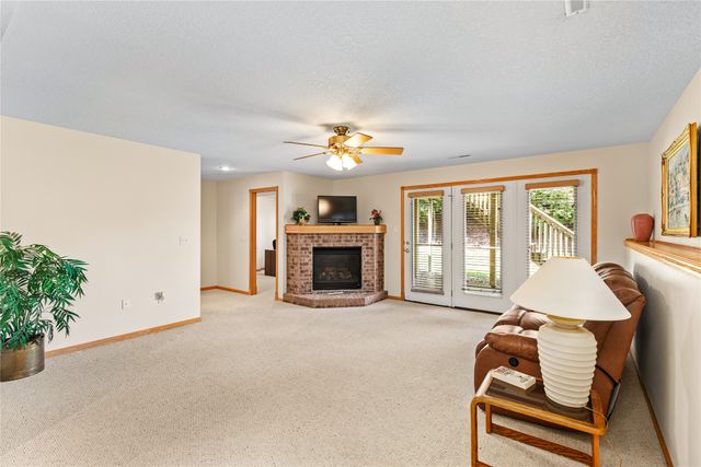 4608 154th Street, Urbandale, IA 50323