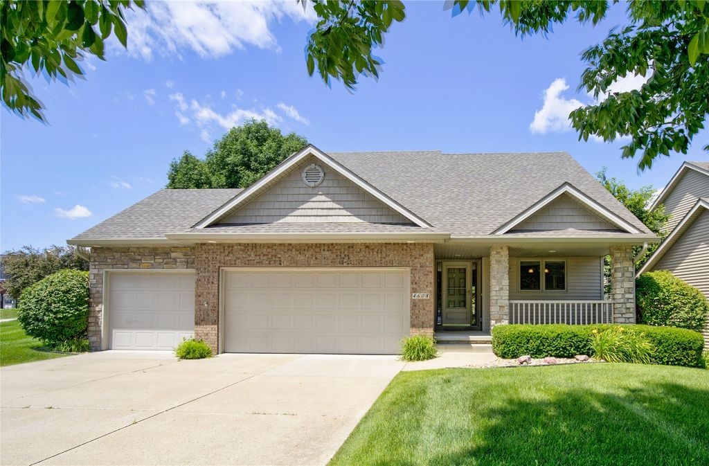 4608 154th Street, Urbandale, IA 50323