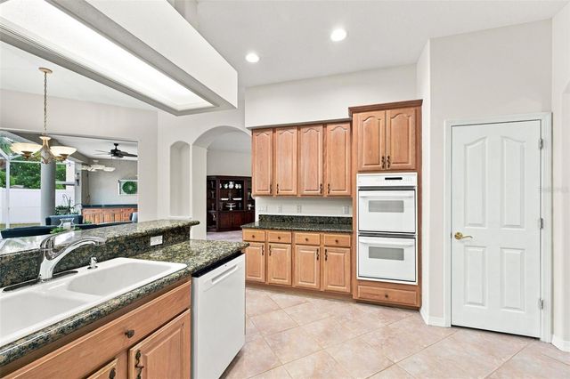 2103 BOOT LAKE CIRCLE, Tampa, FL 33612