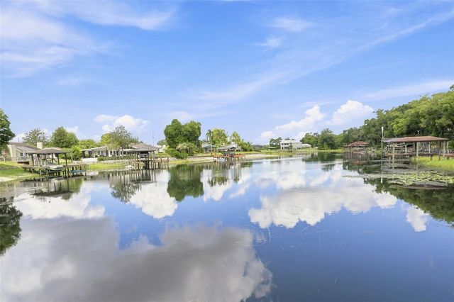 2103 BOOT LAKE CIRCLE, Tampa, FL 33612