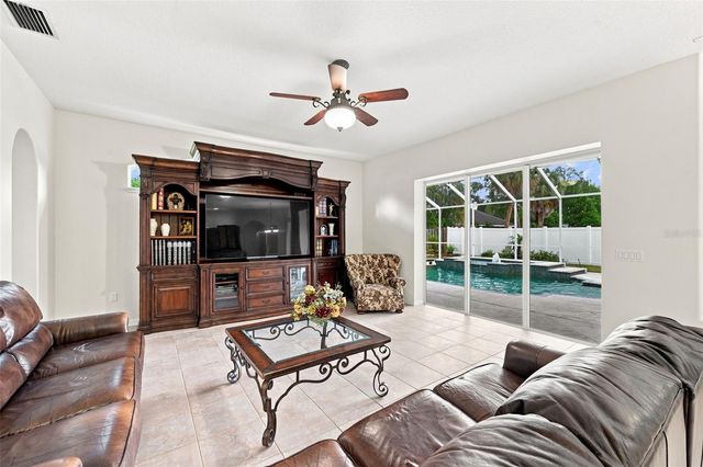 2103 BOOT LAKE CIRCLE, Tampa, FL 33612