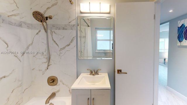 508 Hendricks Isle 12, Fort Lauderdale, FL 33301