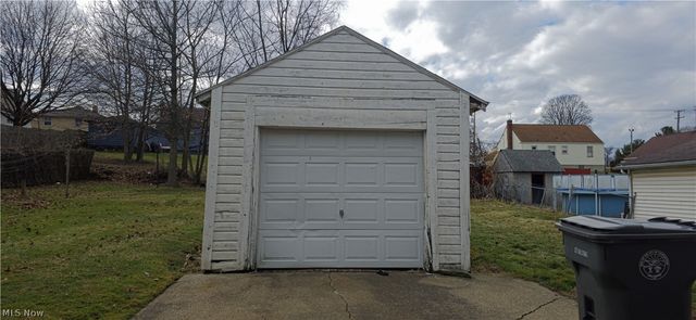 208 N Maryland Avenue N, Youngstown, OH 44509