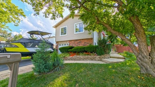 580 Mesa Verde Court, Carol Stream, IL 60188