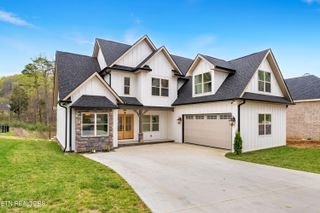 101 Cherry Oak Drive, Oak Ridge, TN 37830