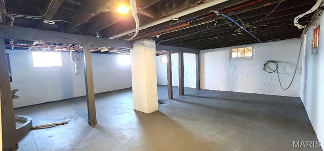 12829 Spanish Pond Road, St Louis, MO 63138