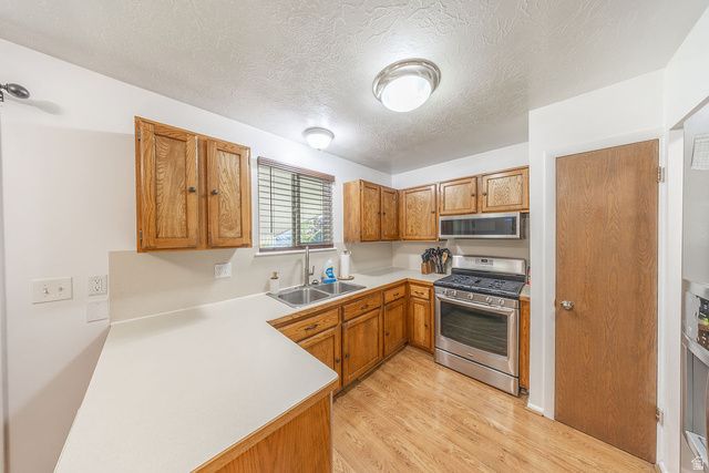 1135 N CONNECTICUT AVE, Harrisville, UT 84404