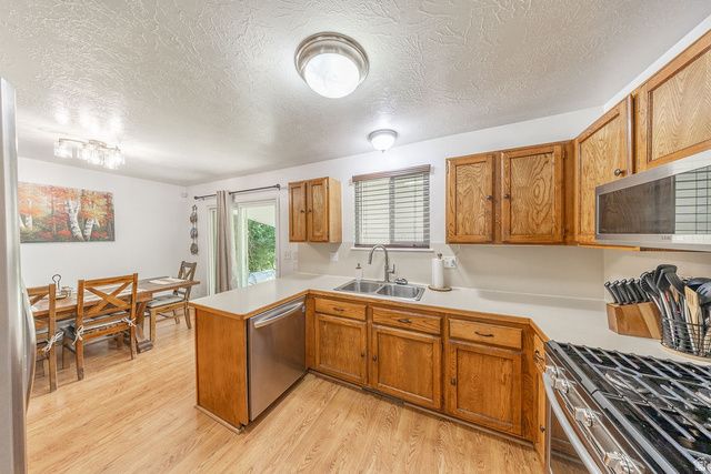 1135 N CONNECTICUT AVE, Harrisville, UT 84404
