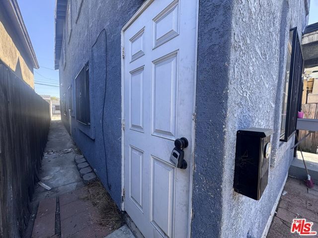 10406 Avalon Boulevard, Los Angeles, CA 90003