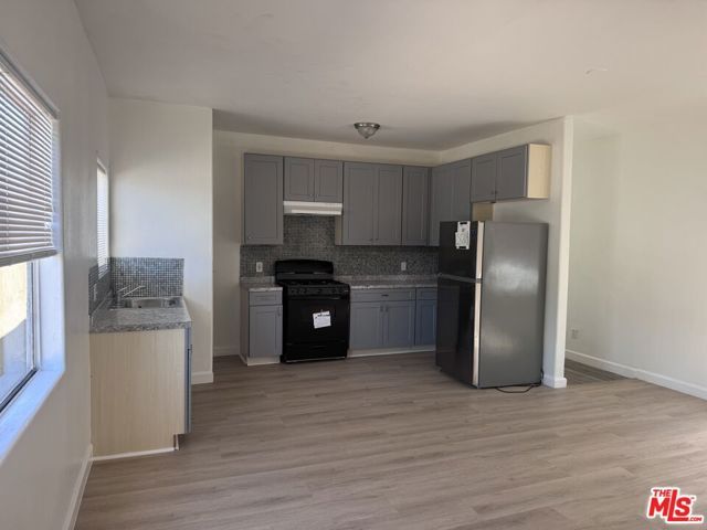 10406 Avalon Boulevard, Los Angeles, CA 90003