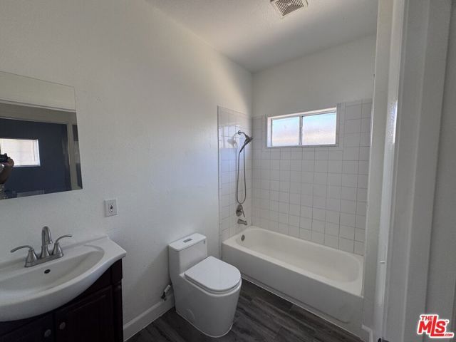 10406 Avalon Boulevard, Los Angeles, CA 90003