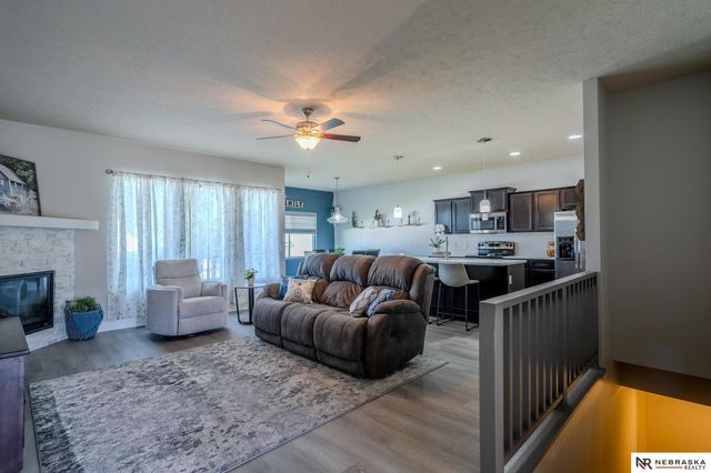 8605 S 68th Street, Papillion, NE 68133