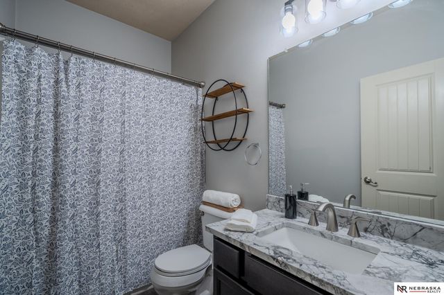8605 S 68th Street, Papillion, NE 68133