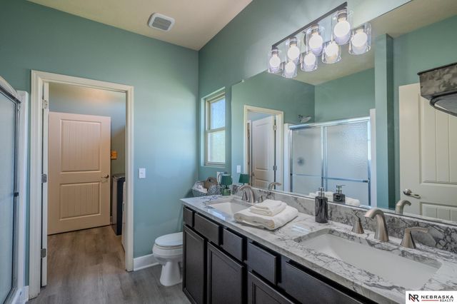 8605 S 68th Street, Papillion, NE 68133