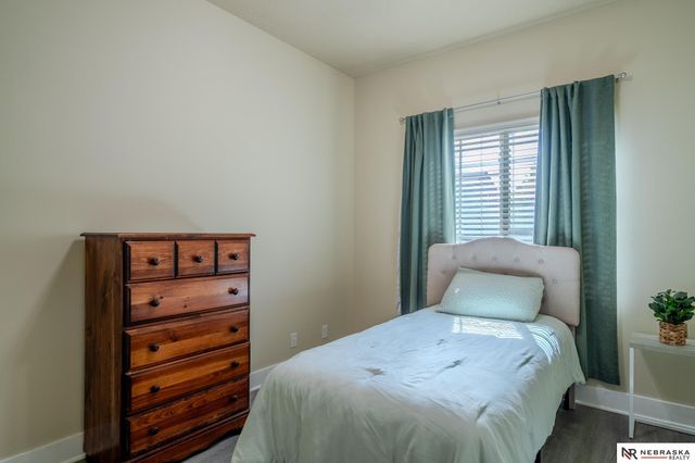 8605 S 68th Street, Papillion, NE 68133