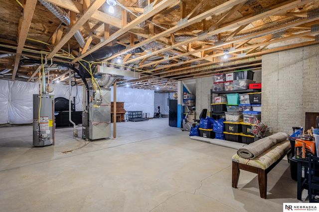 8605 S 68th Street, Papillion, NE 68133