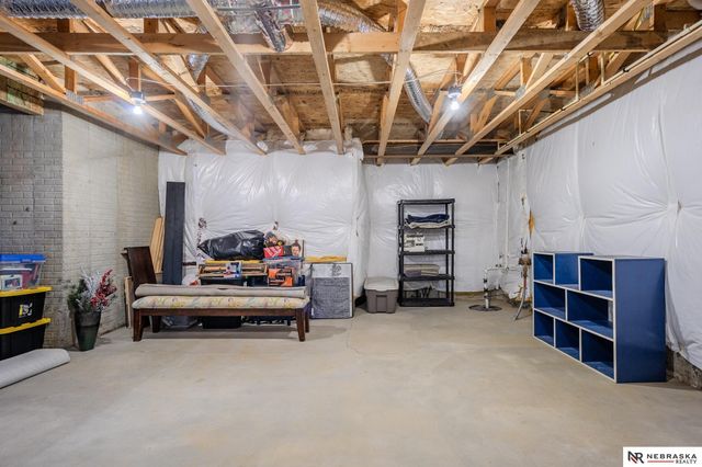 8605 S 68th Street, Papillion, NE 68133