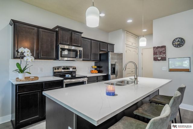8605 S 68th Street, Papillion, NE 68133