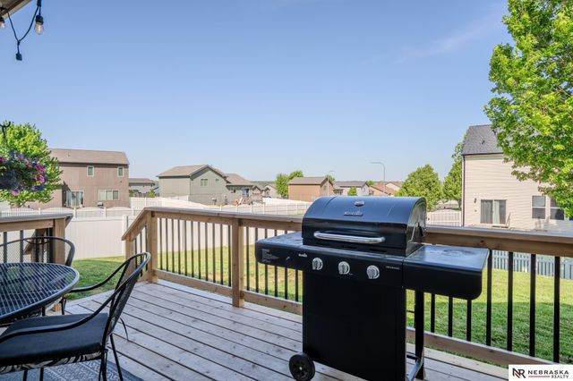 8605 S 68th Street, Papillion, NE 68133