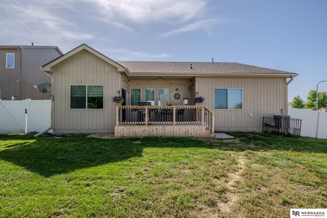 8605 S 68th Street, Papillion, NE 68133