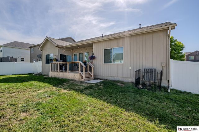 8605 S 68th Street, Papillion, NE 68133