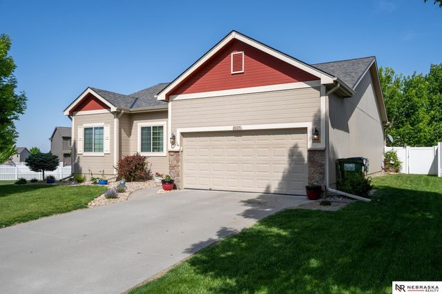 8605 S 68th Street, Papillion, NE 68133