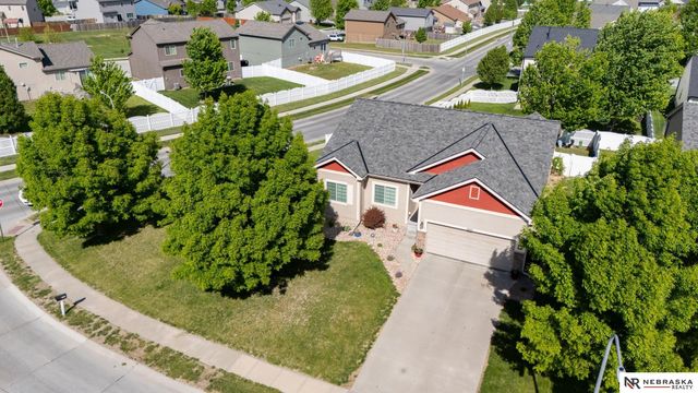 8605 S 68th Street, Papillion, NE 68133