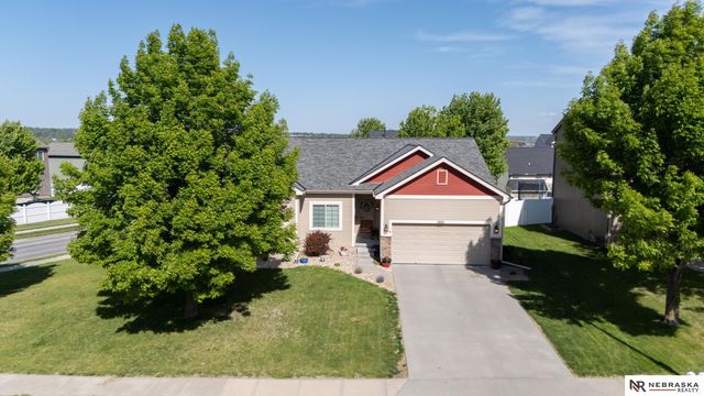 8605 S 68th Street, Papillion, NE 68133