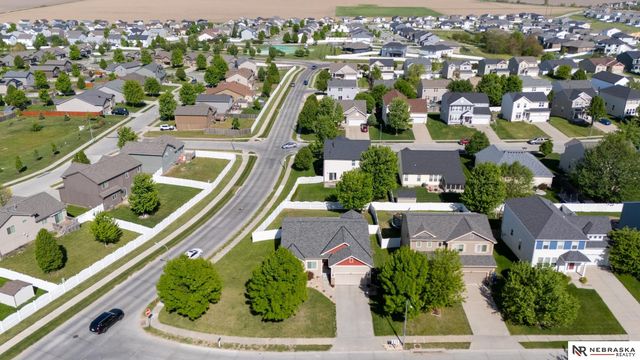 8605 S 68th Street, Papillion, NE 68133