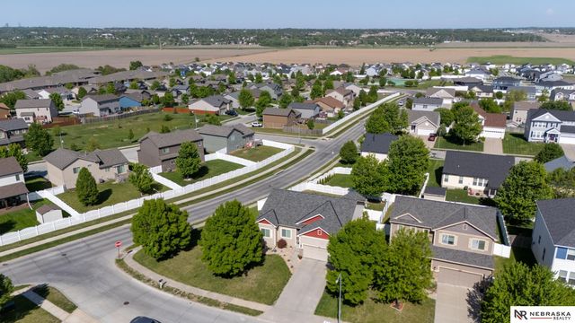 8605 S 68th Street, Papillion, NE 68133