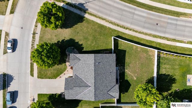 8605 S 68th Street, Papillion, NE 68133