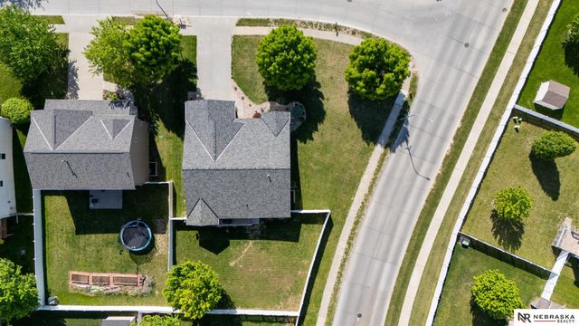 8605 S 68th Street, Papillion, NE 68133