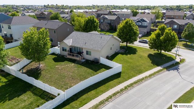 8605 S 68th Street, Papillion, NE 68133