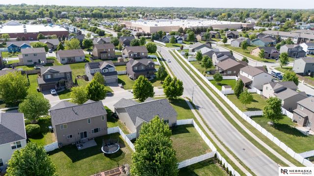 8605 S 68th Street, Papillion, NE 68133