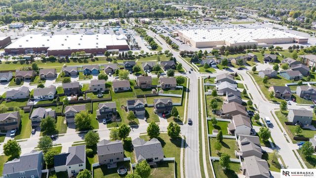 8605 S 68th Street, Papillion, NE 68133