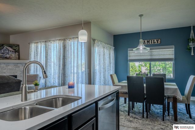 8605 S 68th Street, Papillion, NE 68133