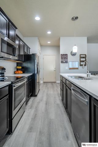8605 S 68th Street, Papillion, NE 68133