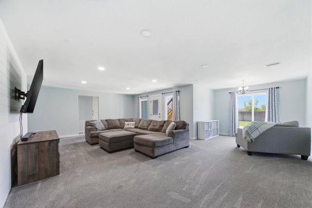 2501 E Thunder, Wichita, KS 67219