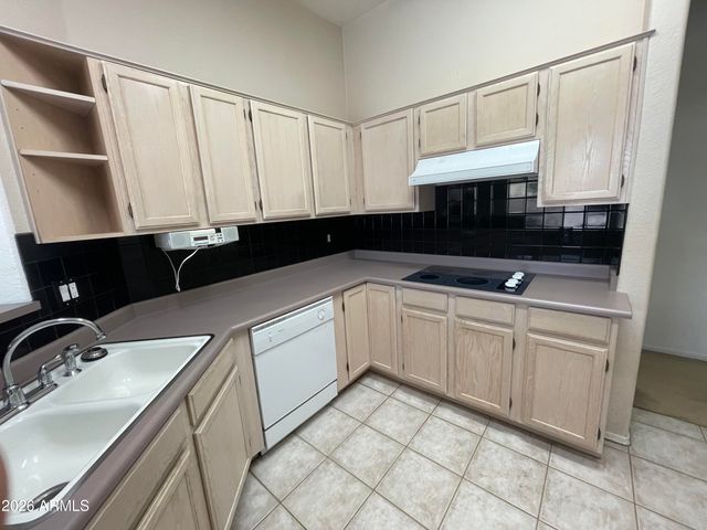 6792 W LINDA Lane, Chandler, AZ 85226