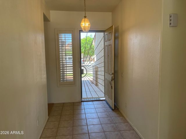 6792 W LINDA Lane, Chandler, AZ 85226