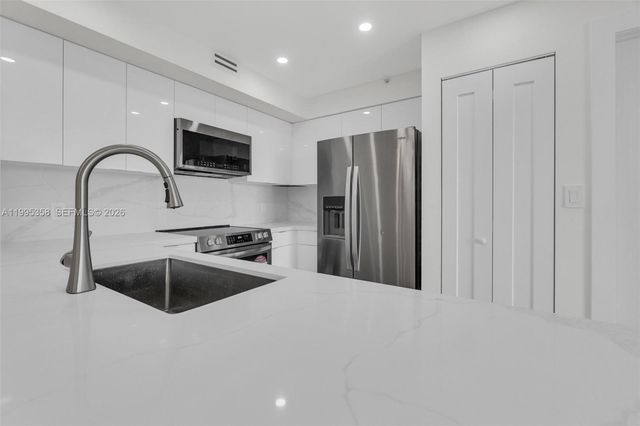 1155 Brickell Bay Dr 2308, Miami, FL 33131