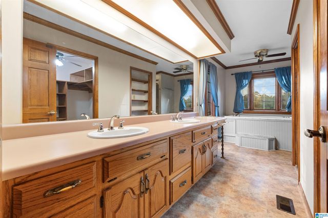 911 SIBERT CIRCLE, Glencoe, AL 35905