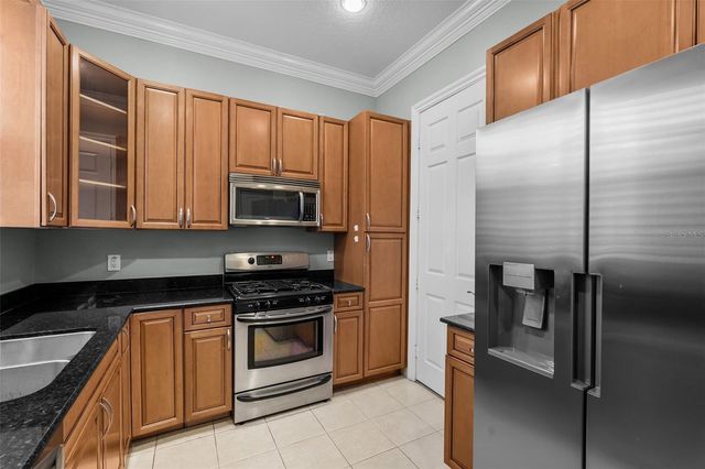 2419 VICTORIA GARDENS LANE, Tampa, FL 33609