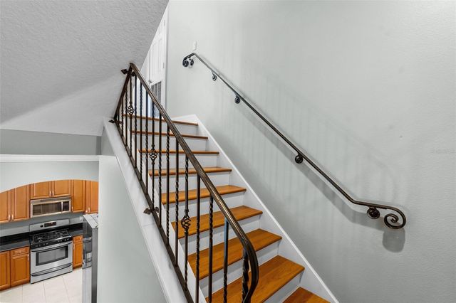 2419 VICTORIA GARDENS LANE, Tampa, FL 33609