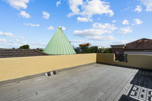 2419 VICTORIA GARDENS LANE, Tampa, FL 33609