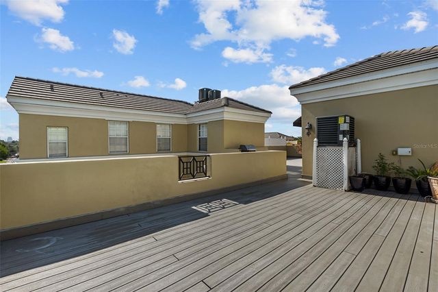 2419 VICTORIA GARDENS LANE, Tampa, FL 33609